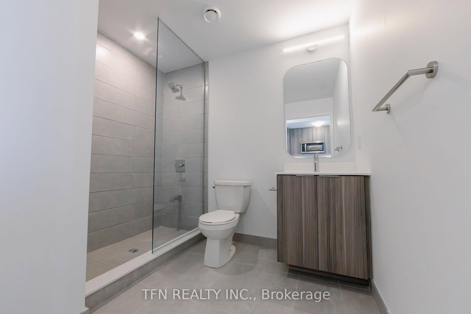 15 Richardson Street • #1610 • Toronto, ON photo 12