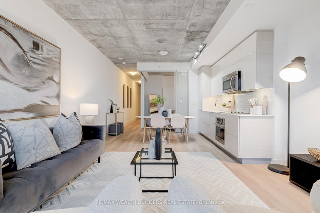 1706 - 210 Simcoe Street