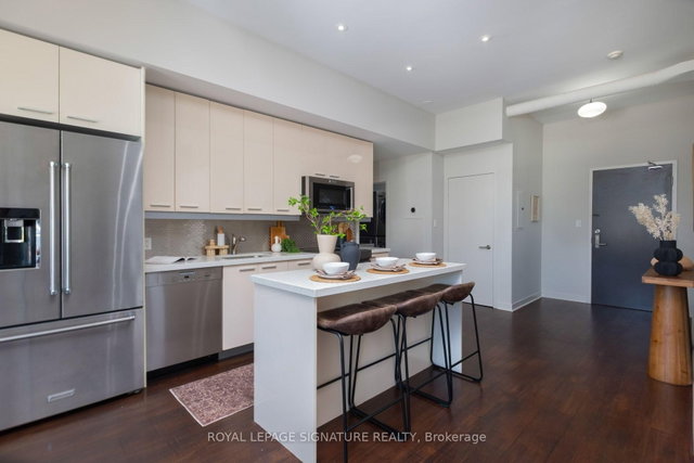 402 - 52 Sumach Street