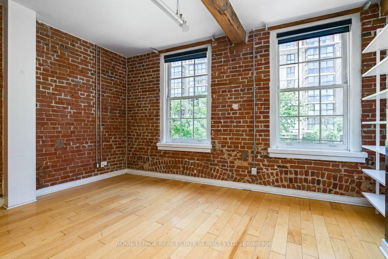 210 - 81A Front Street E