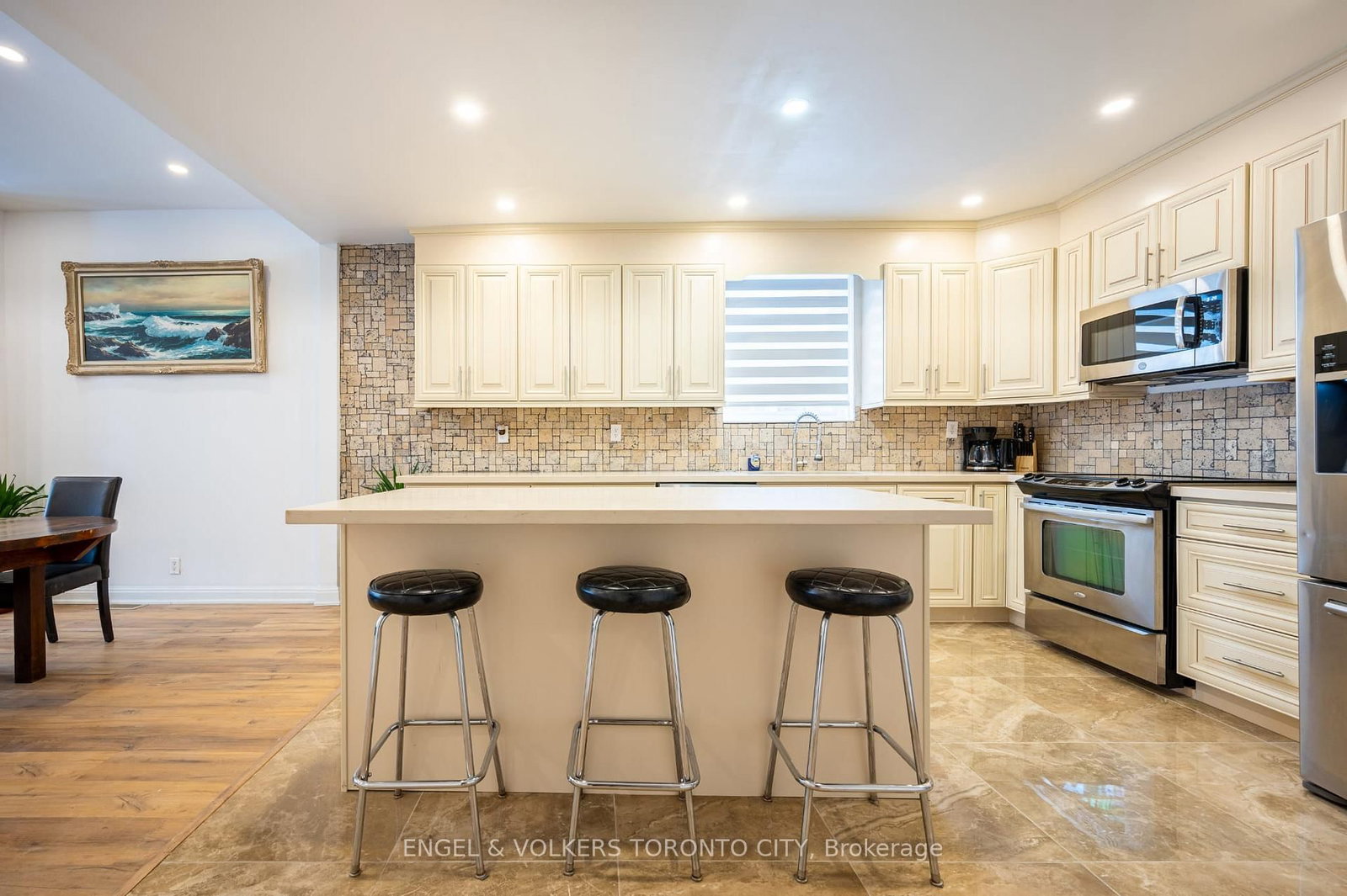 298 Seaton Street • Toronto, ON photo 11