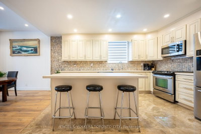 298 Seaton Street • Toronto, ON