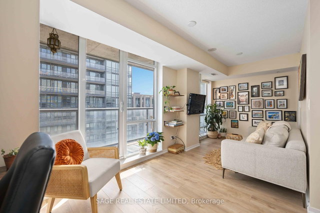 1305 - 20 Joe Shuster Way