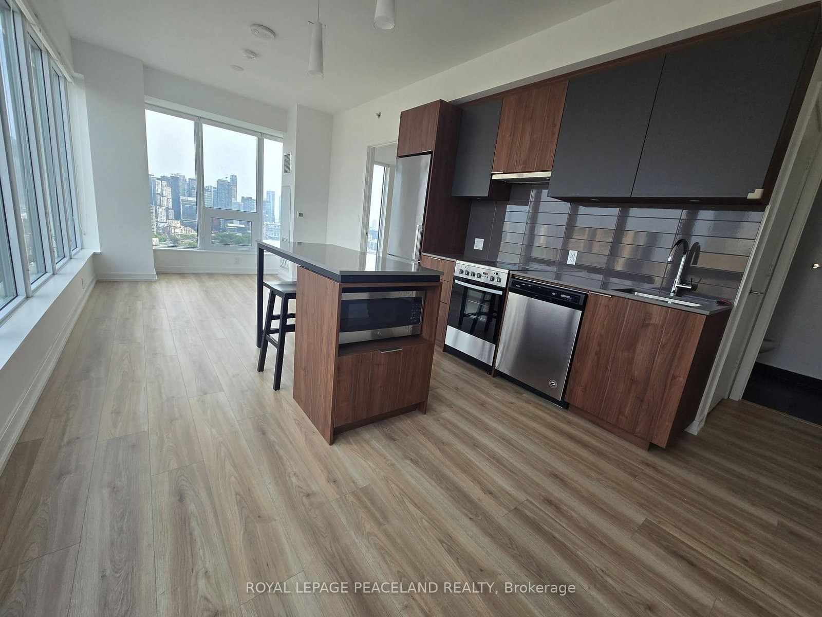2308-203 College Street, Toronto, ON, photo 2