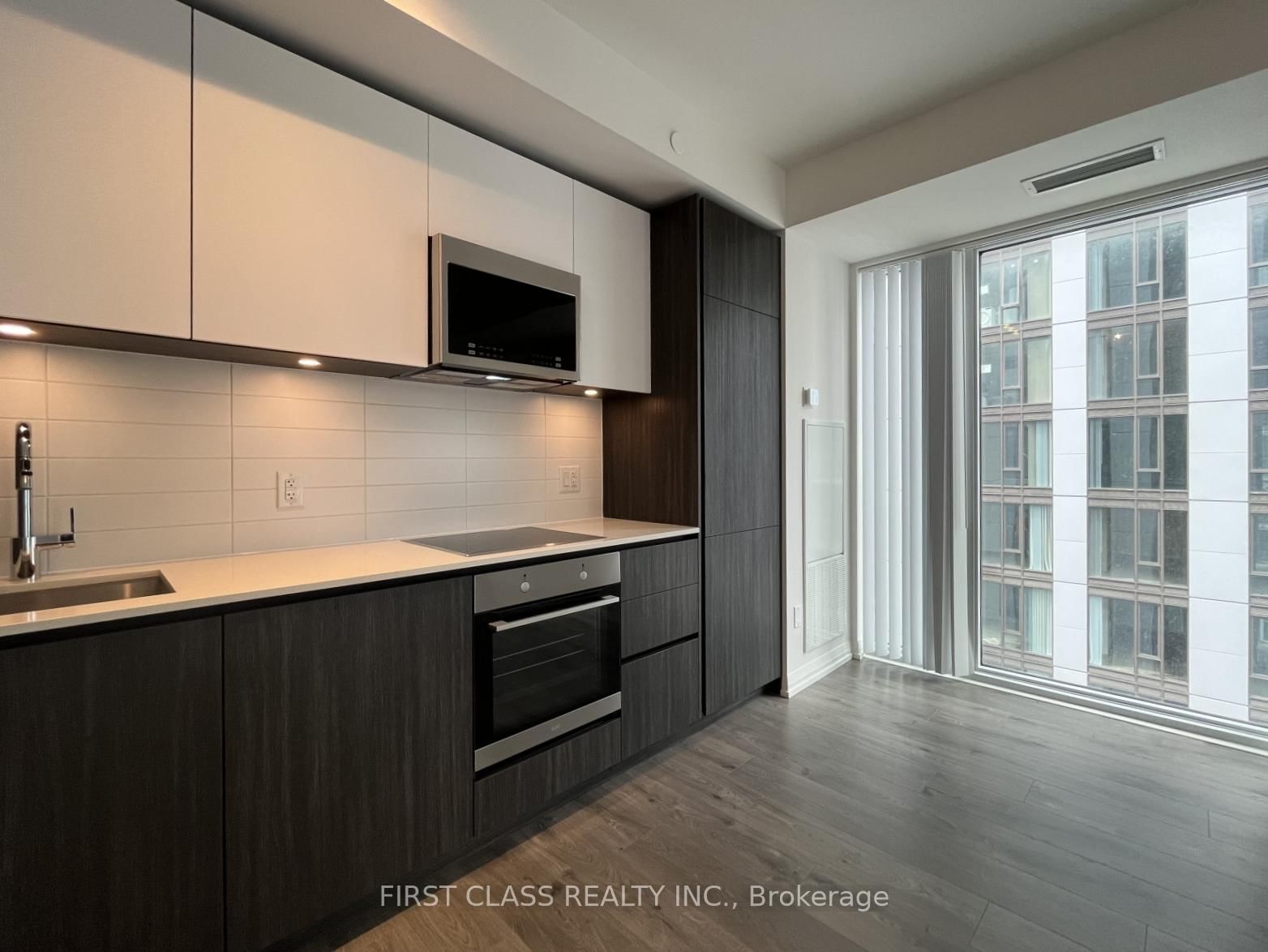 3905-8 Widmer Street, Toronto, ON, photo 5