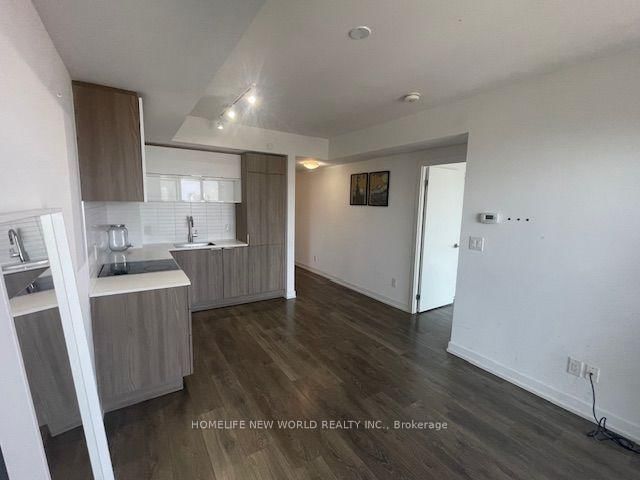 1105 - 159 Wellesley Street E