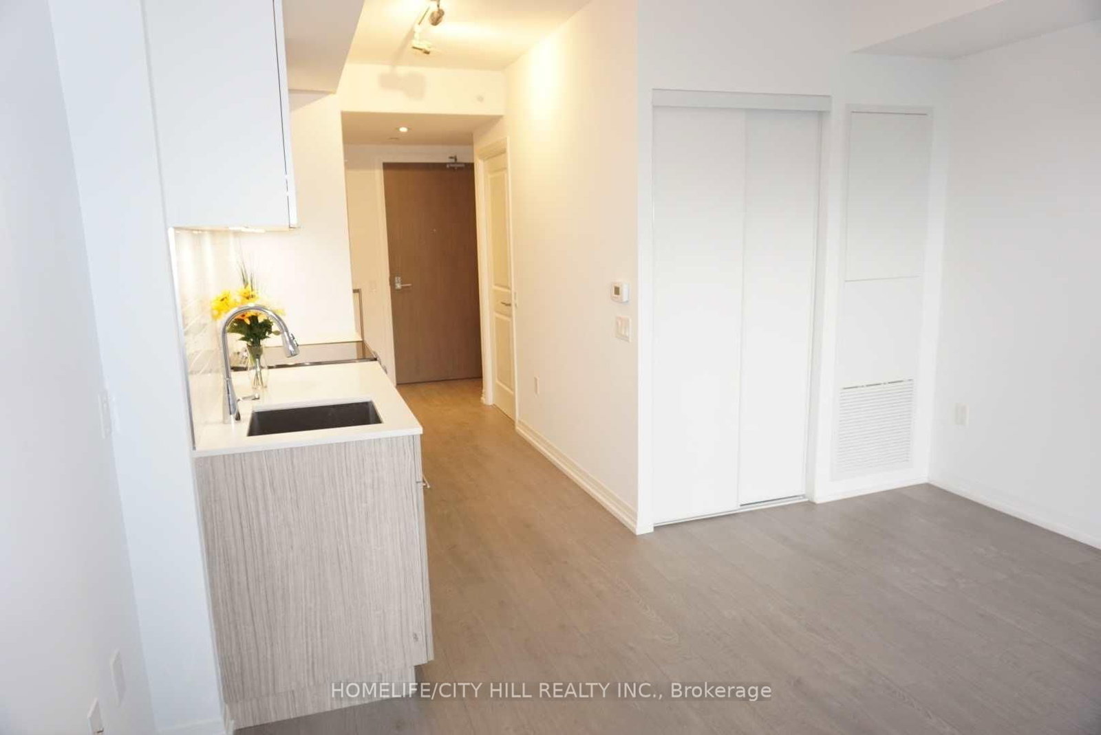 702-251 Jarvis Street, Toronto, ON, photo 3