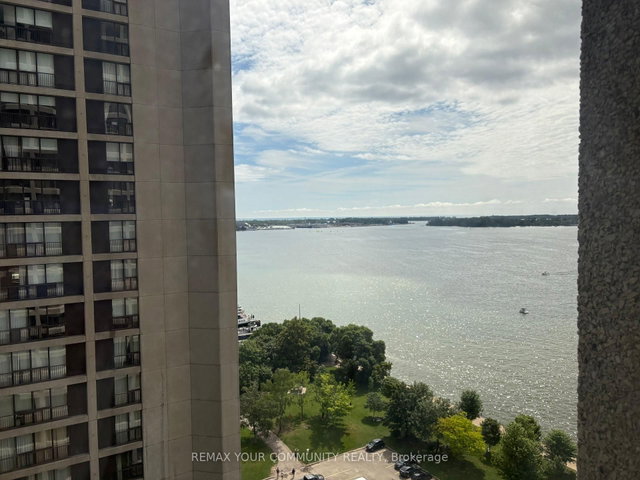 1805 - 65 Harbour Square