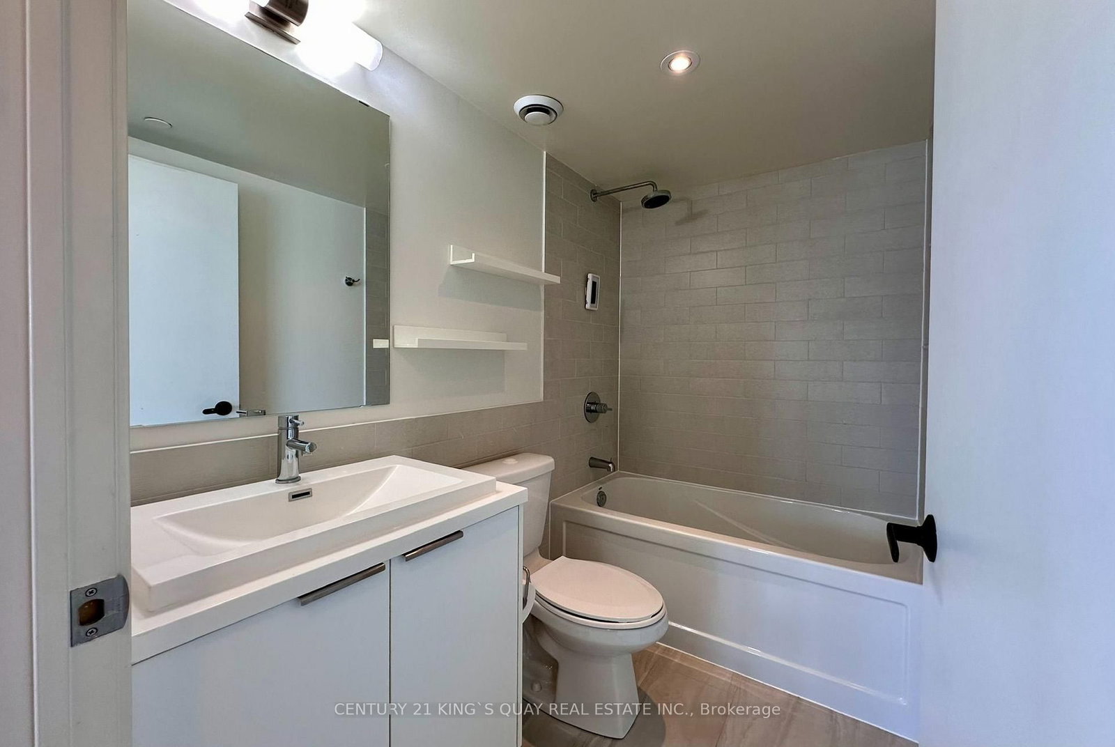 6 Sonic Way • #N3002 • Toronto, ON photo 10