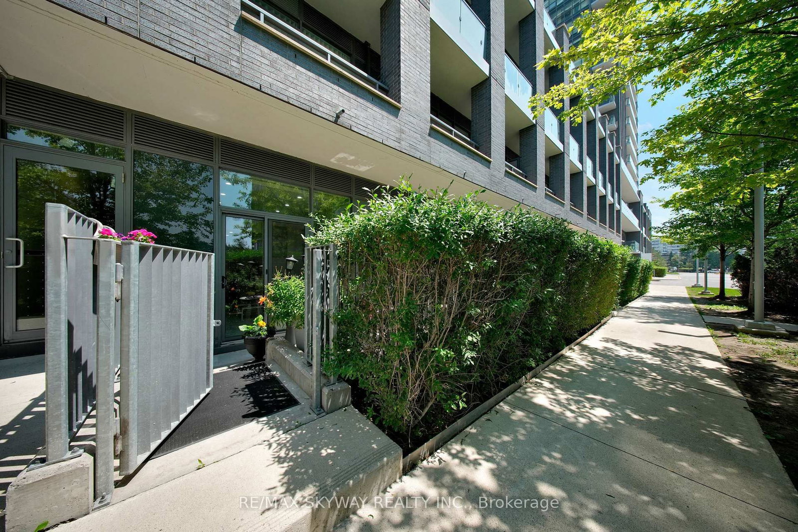 6 sonic Way • #103 • Toronto, ON photo 23
