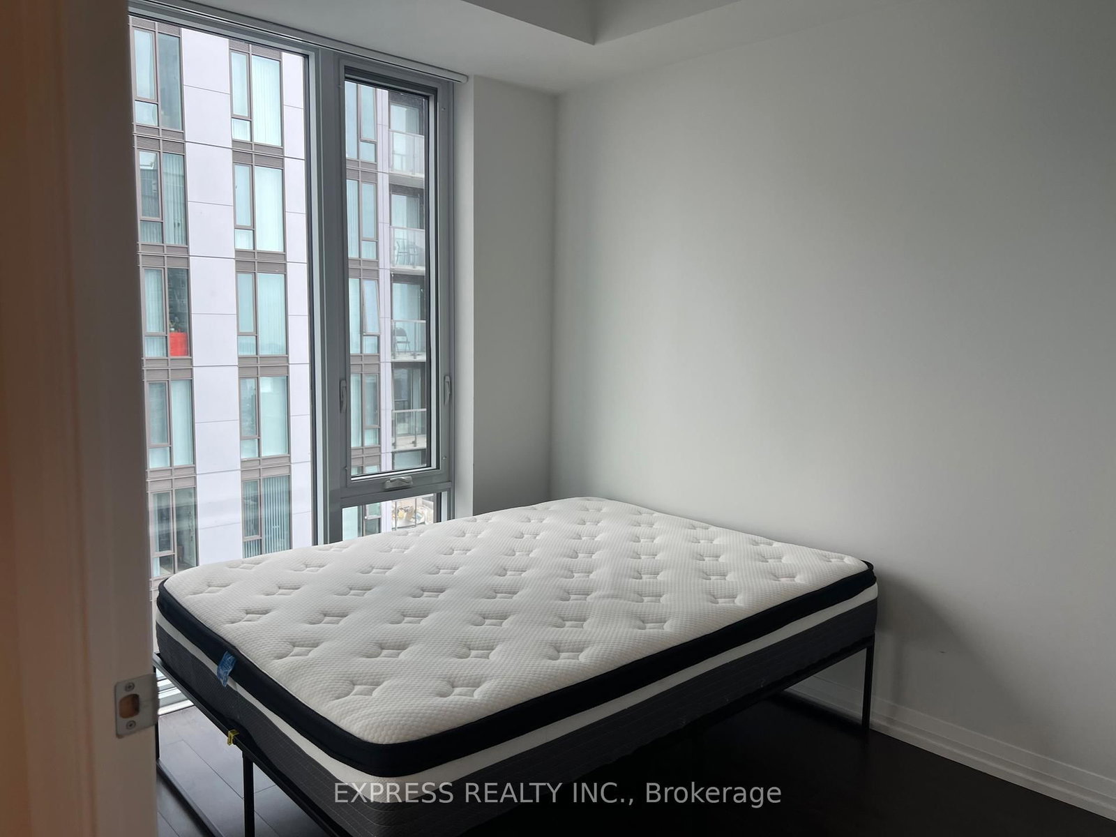 4303-8 Widmer Street, Toronto, ON, photo 5