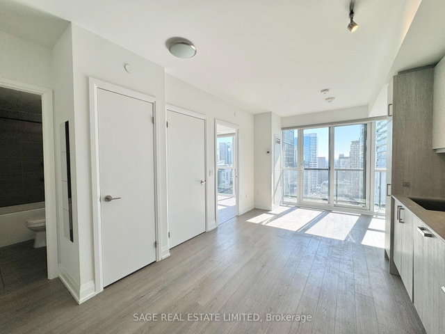 3206 - 77 Mutual Street