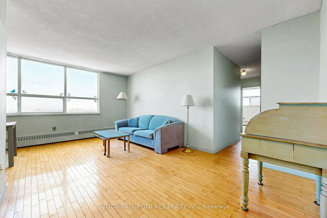 5 Parkway Forest Drive