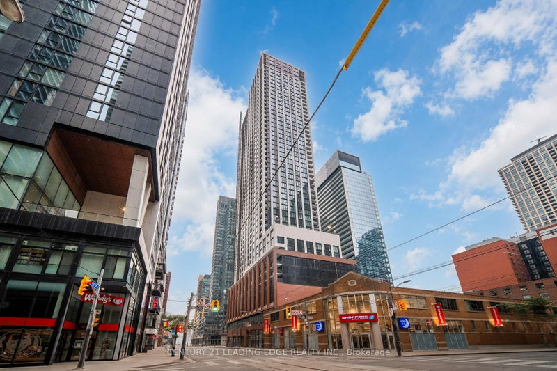 home for lease on 908-400 King Street W