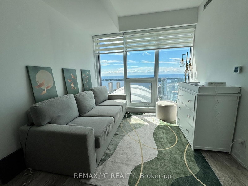 home for lease on 4815-55 Mercer Street
