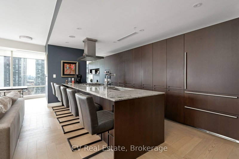 home for lease on 3001-180 University Avenue