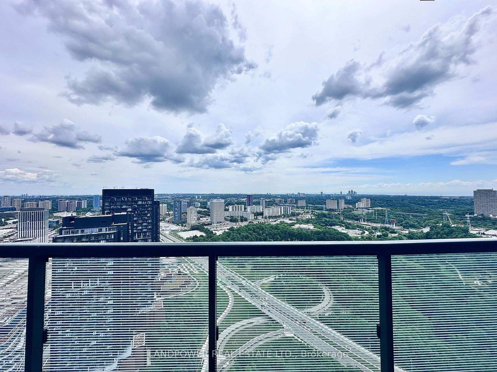 4206-30 Inn On The Park Drive, Toronto, ON, photo 3