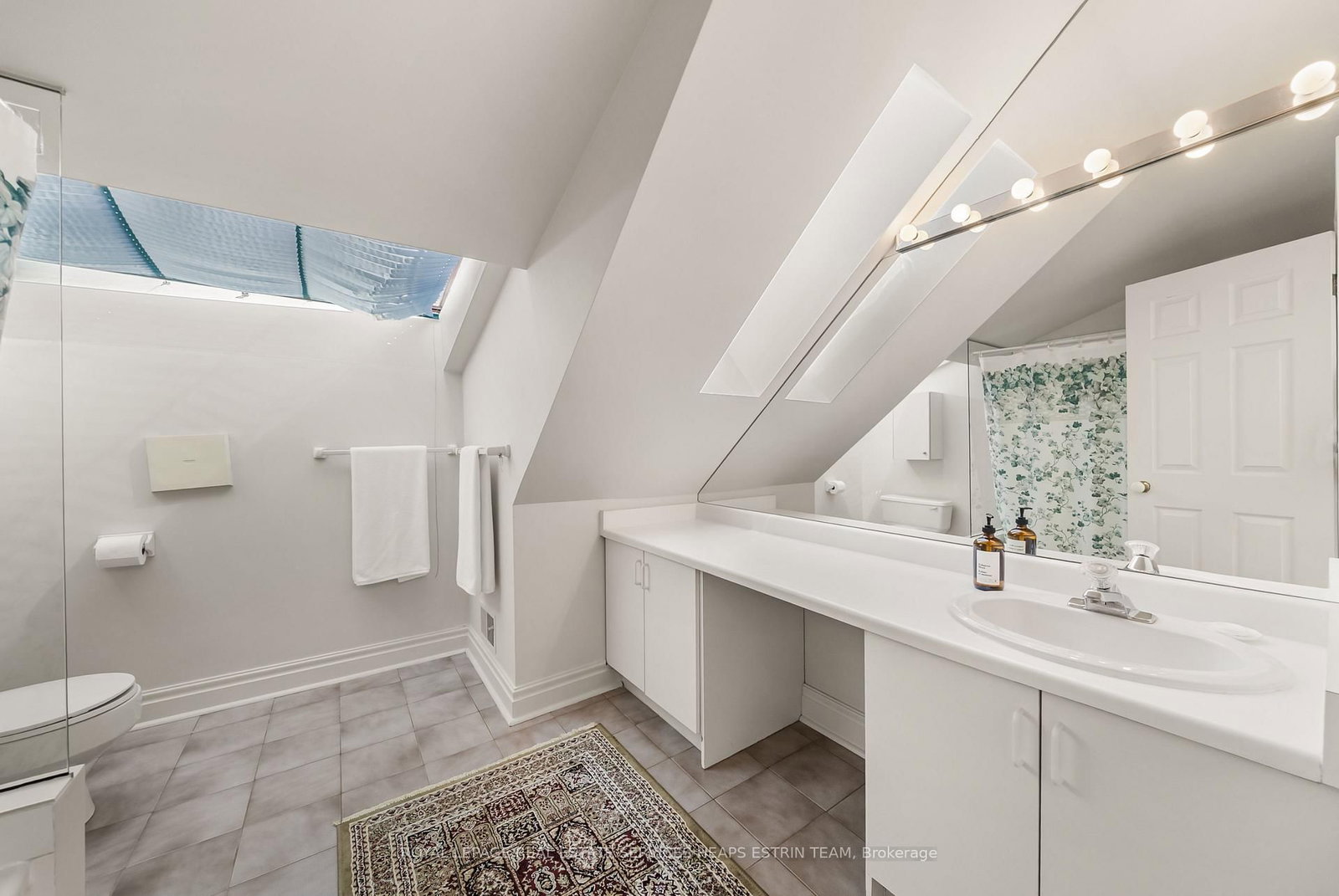 9 Inglewood Drive • Toronto, ON photo 23