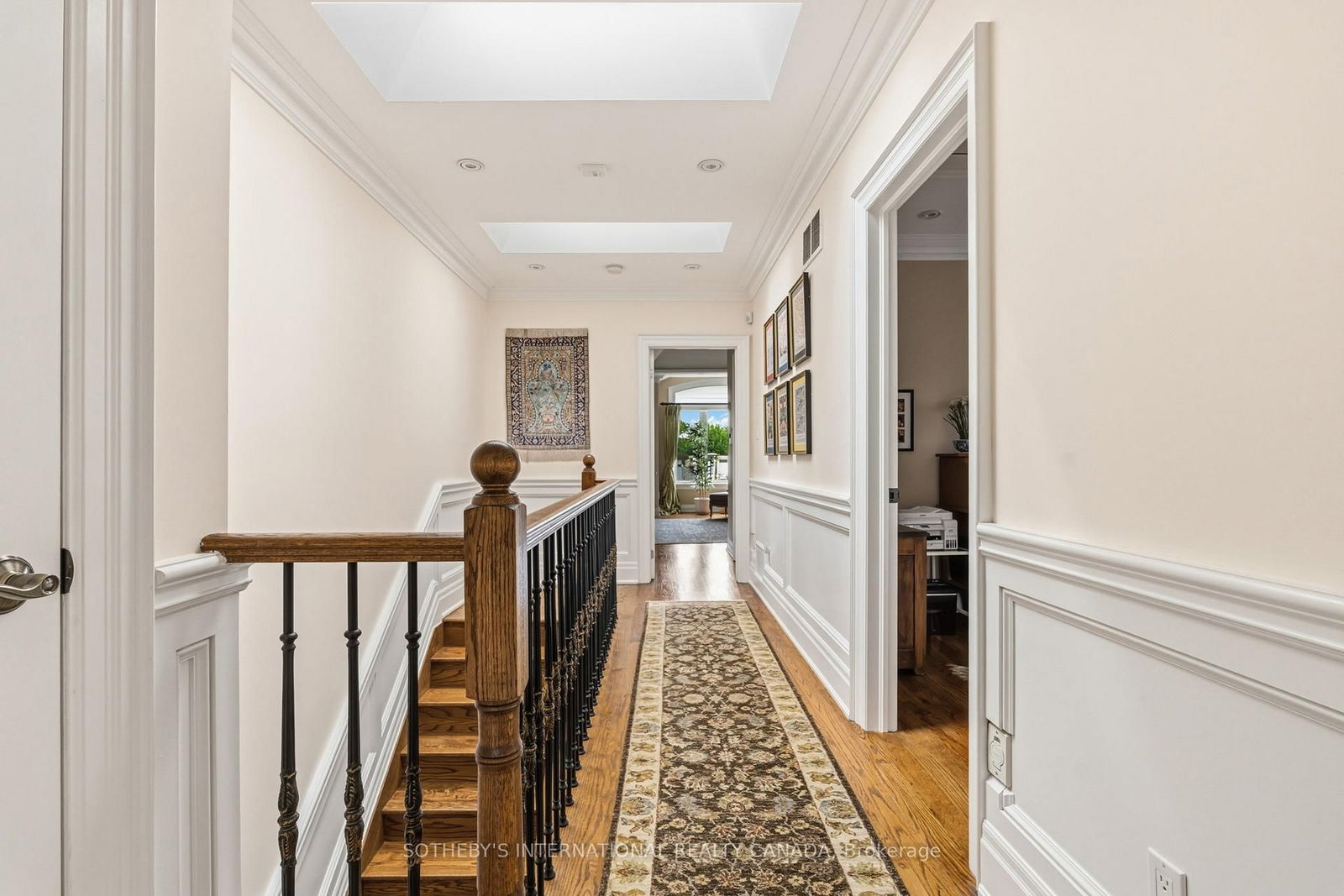 209 Douglas Avenue • Toronto, ON photo 16