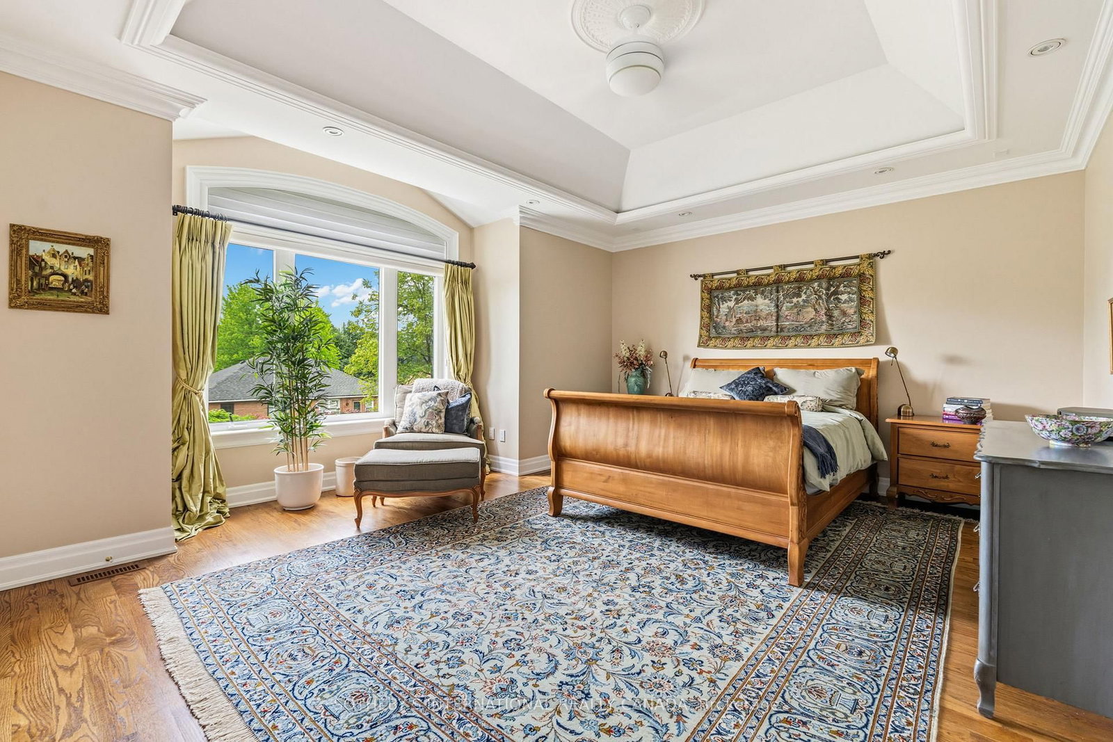209 Douglas Avenue • Toronto, ON photo 18