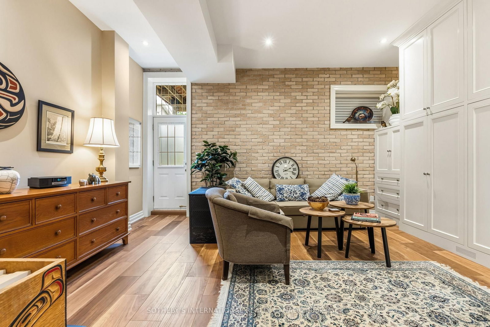 209 Douglas Avenue • Toronto, ON photo 27