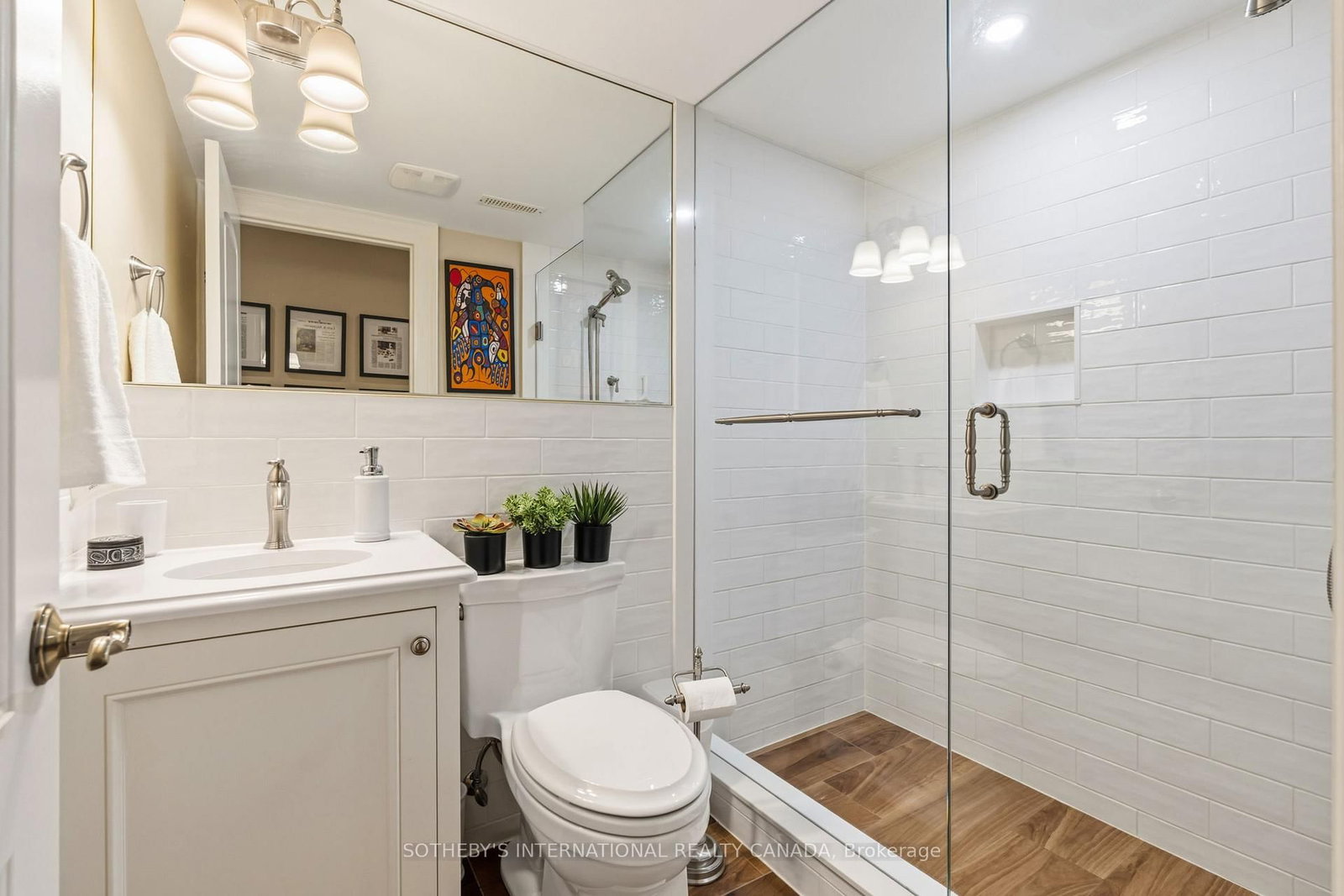209 Douglas Avenue • Toronto, ON photo 31