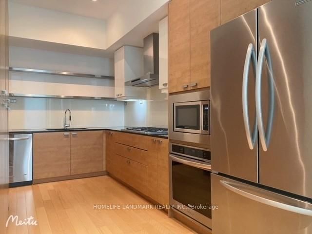 Th11-121 Mcmahon Drive, Toronto, ON, photo 3