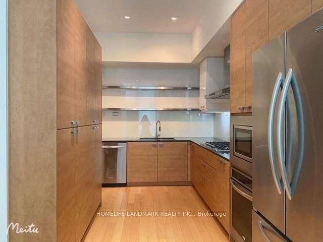 Th11-121 Mcmahon Drive, Toronto, ON, photo 4