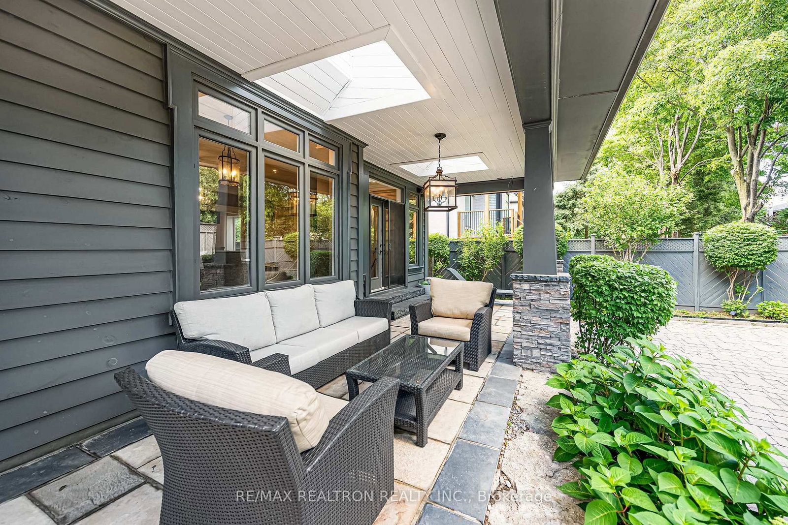 37 Stuart Crescent • Toronto, ON photo 16