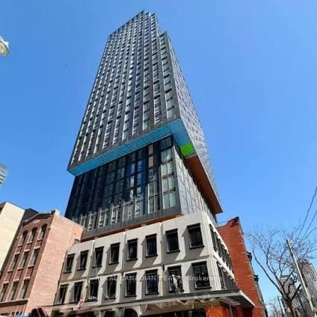 609 - 100 Queen Street E