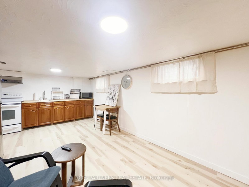 Lower 299 Robina Avenue