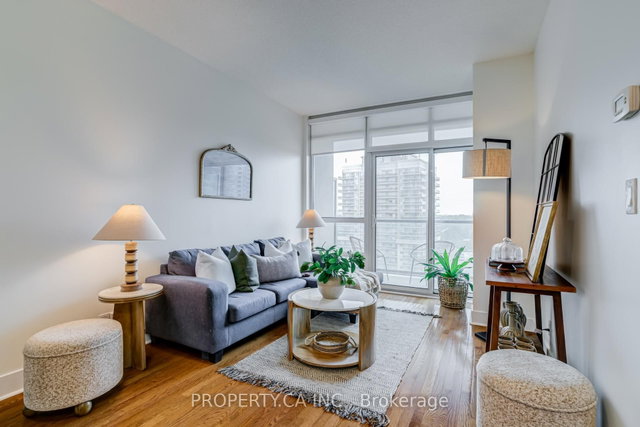1111 - 26 Norton Avenue