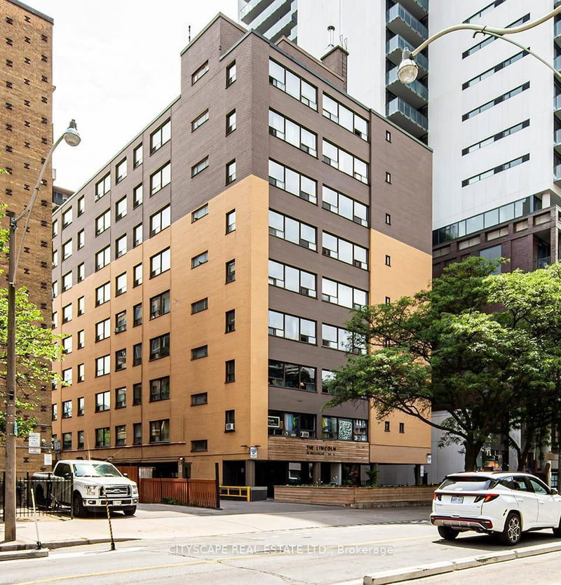 home for lease on 808-85 Wellesley Street E