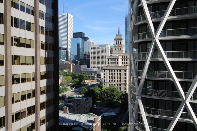 1204 - 238 Simcoe Street