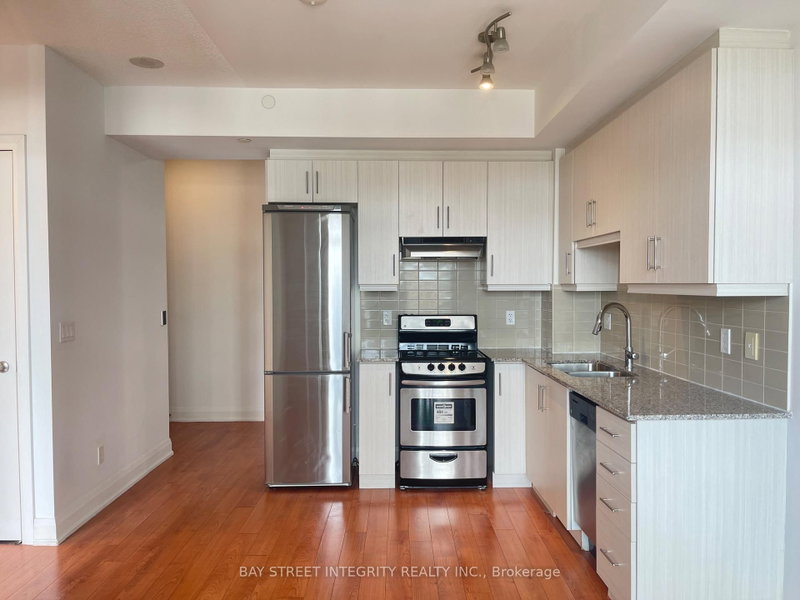 1001 - 68 Canterbury Place