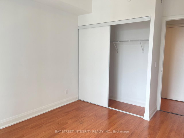 1001 - 68 Canterbury Place