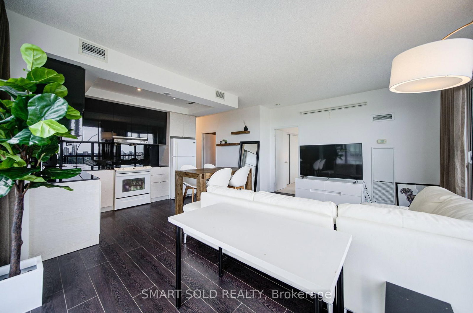 121 Mcmahon Drive • #3208 • Toronto, ON photo 16