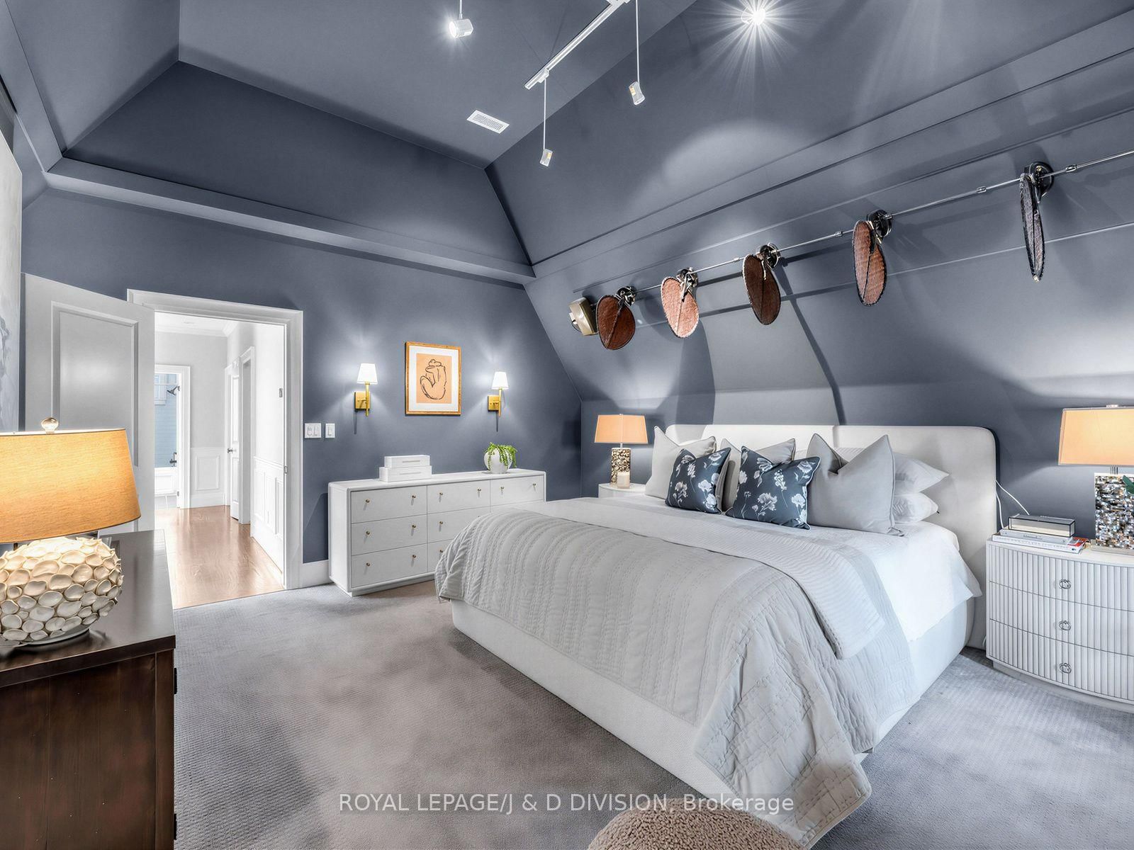 146 Glenvale Boulevard • Toronto, ON photo 19