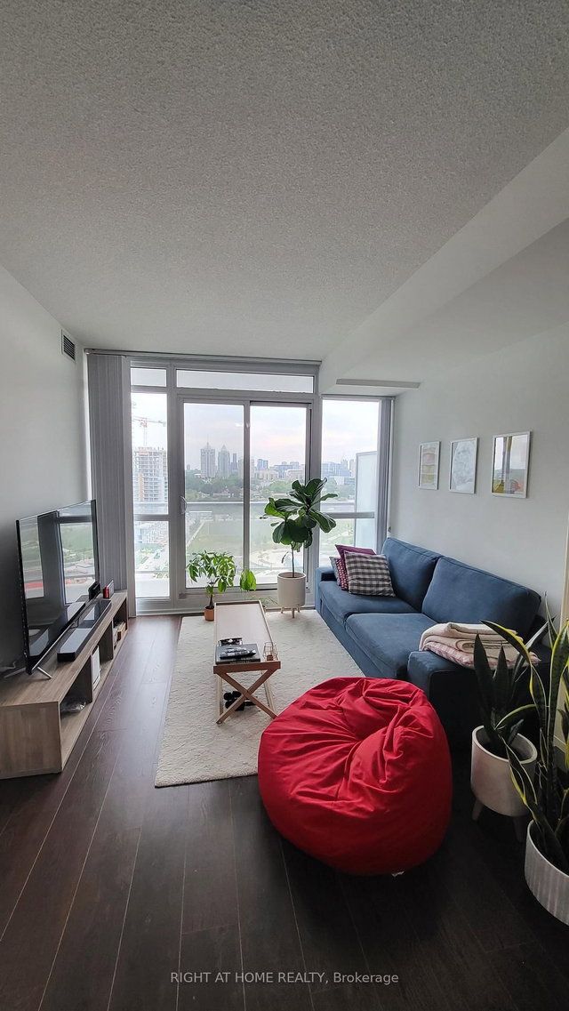 2211 - 121 MCMAHON Drive