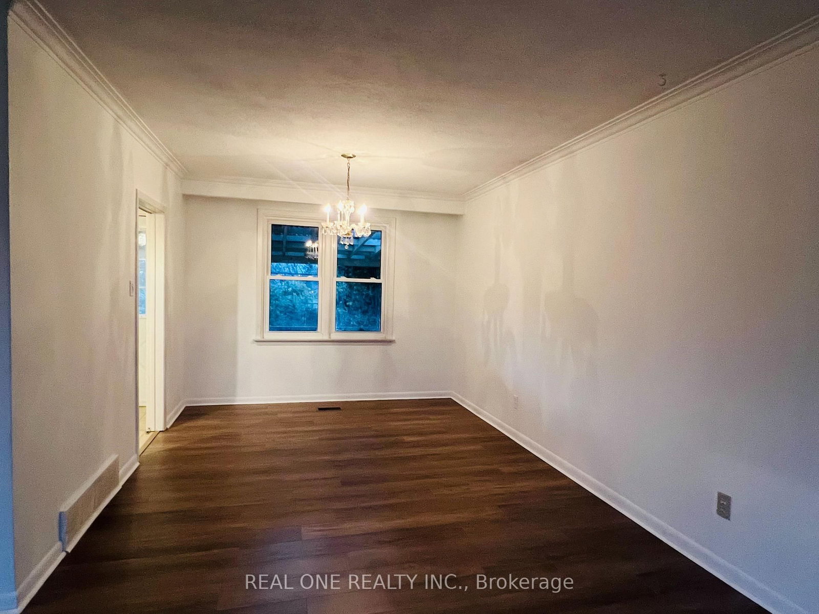 6 Fairhill Crescent, Toronto, ON, photo 5
