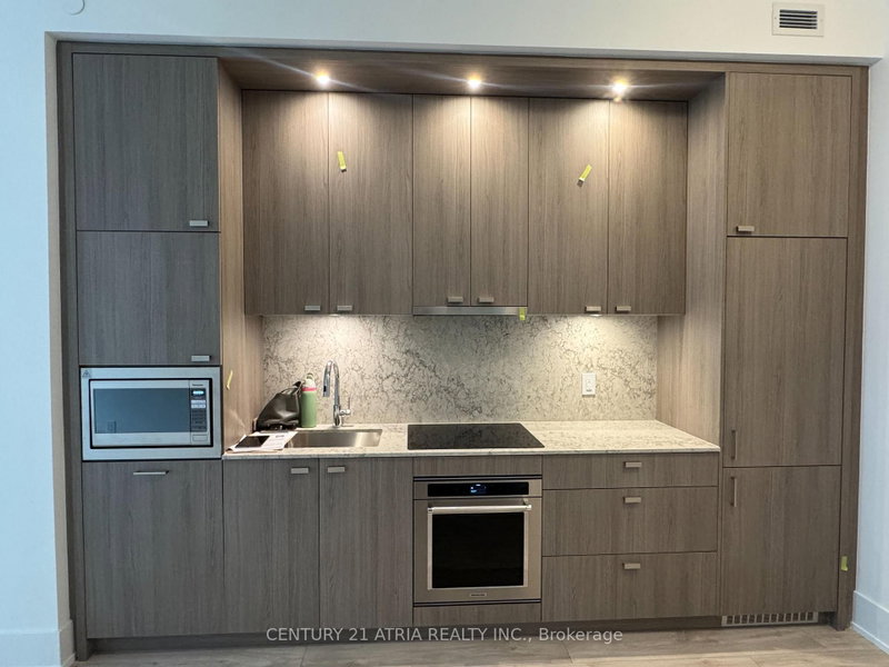 home for lease on 402-115 Denison Avenue