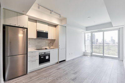 Unit 1307 — 10 Oak Street — photo 4