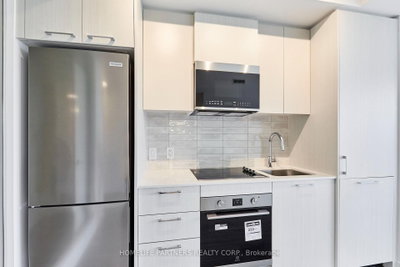Unit 1307 — 10 Oak Street — photo 5