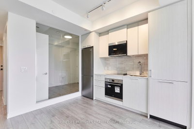 Unit 1307 — 10 Oak Street — photo 6