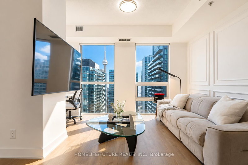 3805 - 318 Richmond Street W