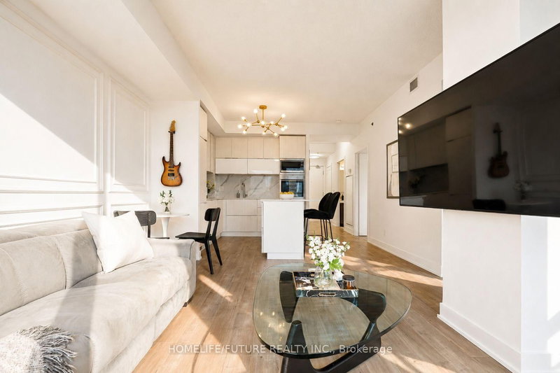 3805 - 318 Richmond Street W