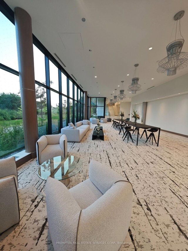 1110 - 25 Mcmahon Drive