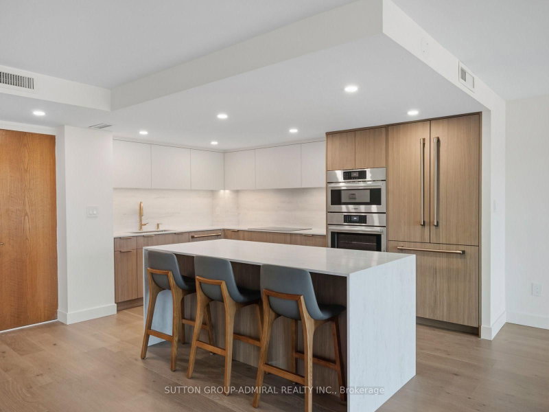 417 - 3900 Yonge Street