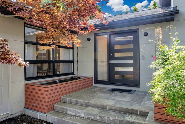 45 HOPPERTON Drive