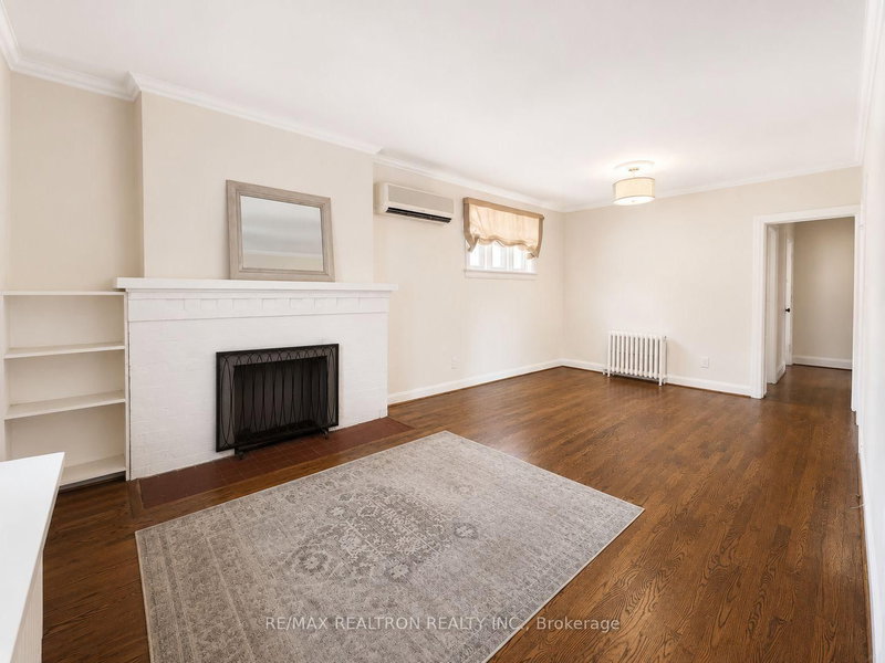 2nd Floor Unit - 25 Ranleigh Avenue